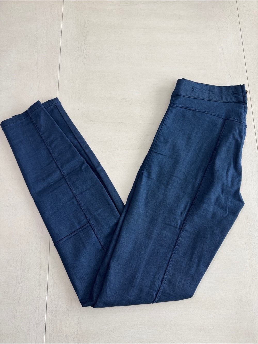 Guess Women's Skinny Pants in Dark Blue